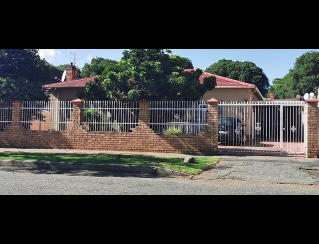 3 BEDROOM HOUSE FOR SALE IN REWLATCH